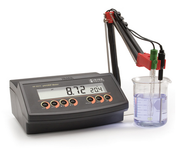 HANNA HI2211 PH METRE